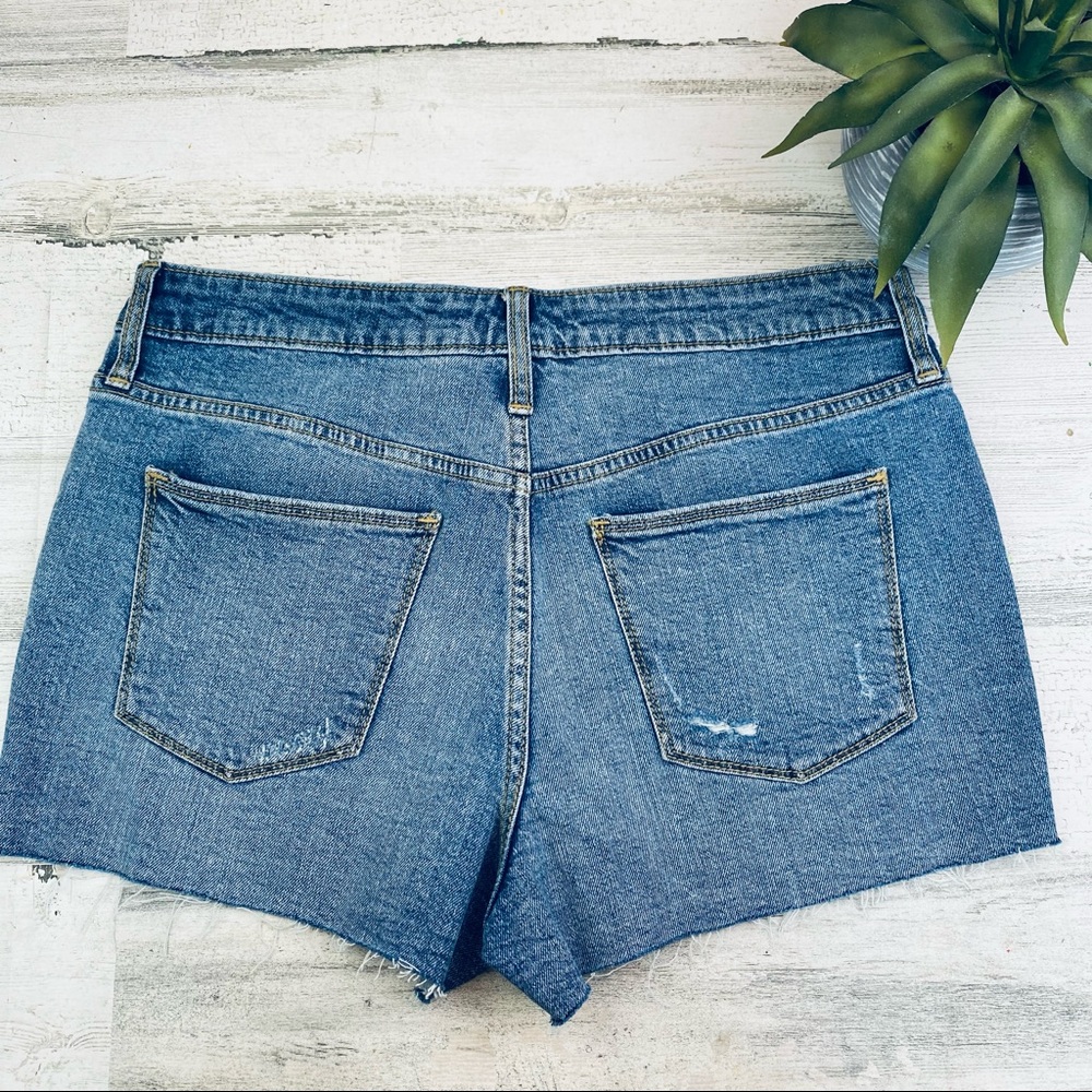 Universal Thread high rise shortie size 8/29 - Picture 2 of 2